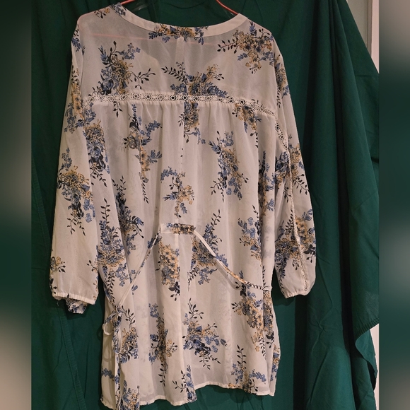 American Rag Blouse - Picture 3 of 7